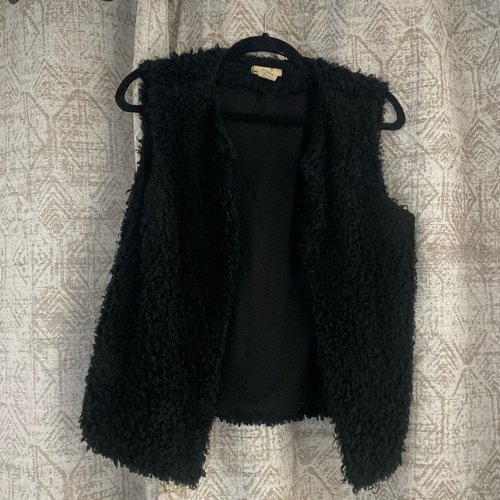 Black sherpa fur vest